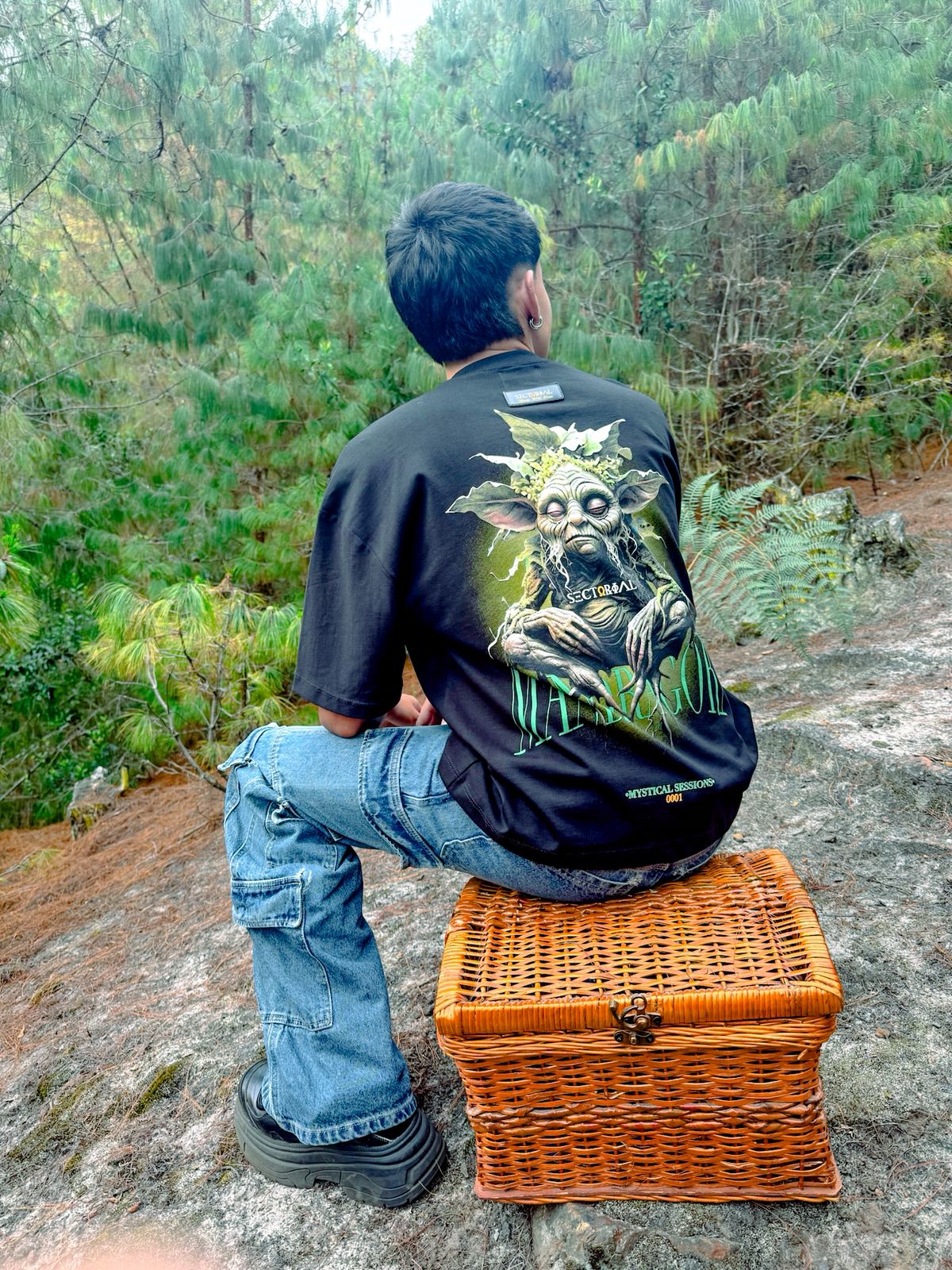 "MANDRAGORA" Graphic T-shirt